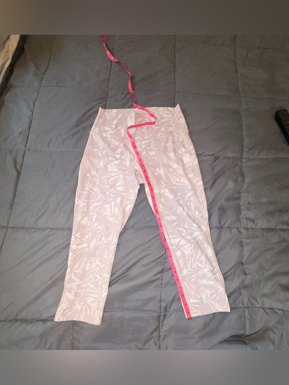 Lululemon Pink Patterned Cropped Leggings High Rise - Picture 5 of 6